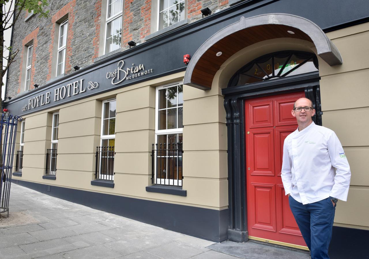 Foyle Hotel Moville Buitenkant foto