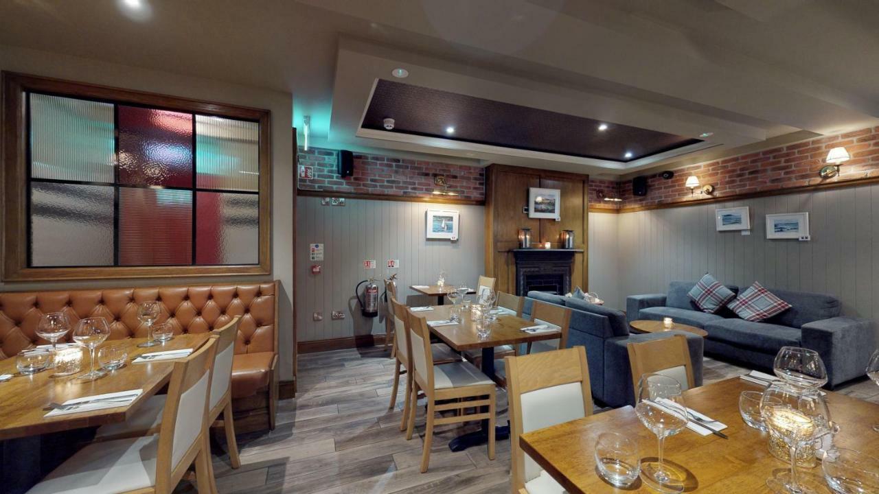Foyle Hotel Moville Buitenkant foto
